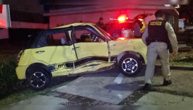 Batida entre Lifan e Clio revela motoristas sem CNH e deixa um ferido na região central de Cascavel Imagem referente a Batida entre Lifan e Clio revela motoristas sem CNH e deixa um ferido na região central de Cascavel