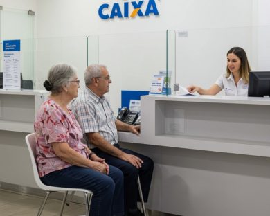 Aposentados e pensionistas têm até dezembro para recadastramento na Caixa