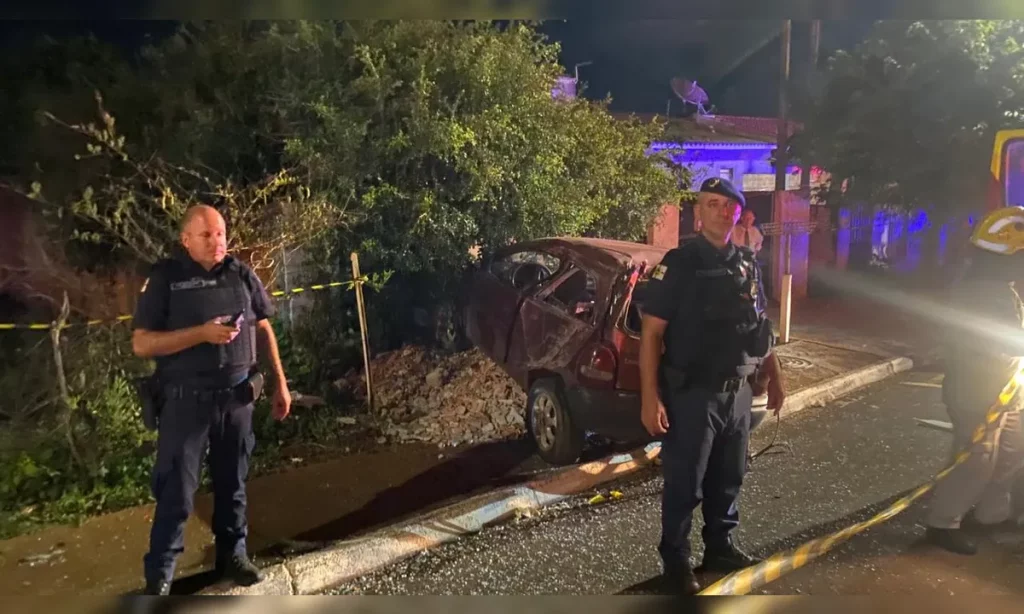 Motorista morre após colisão contra poste no Norte do Paraná