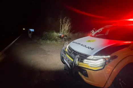 Colisão na PR-468: moto bate em caminhonete e deixa casal ferido no domingo