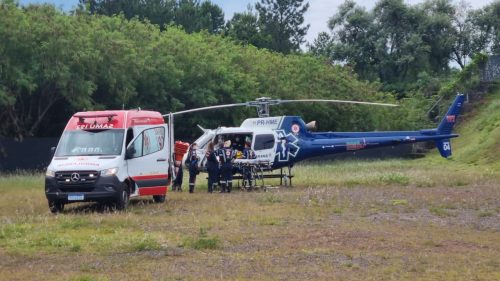 Vítima de acidente com mortes na BR-277 é trazida de helicóptero a Cascavel