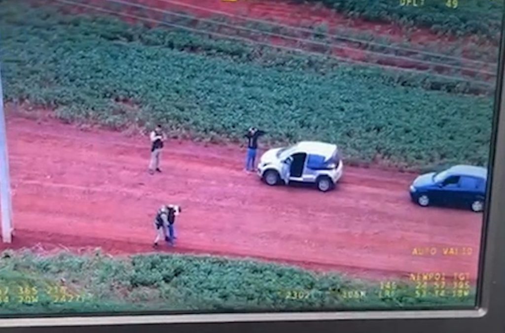 PMPR intercepta veículo carregado com cigarros paraguaios; Helicóptero auxilia na interceptação