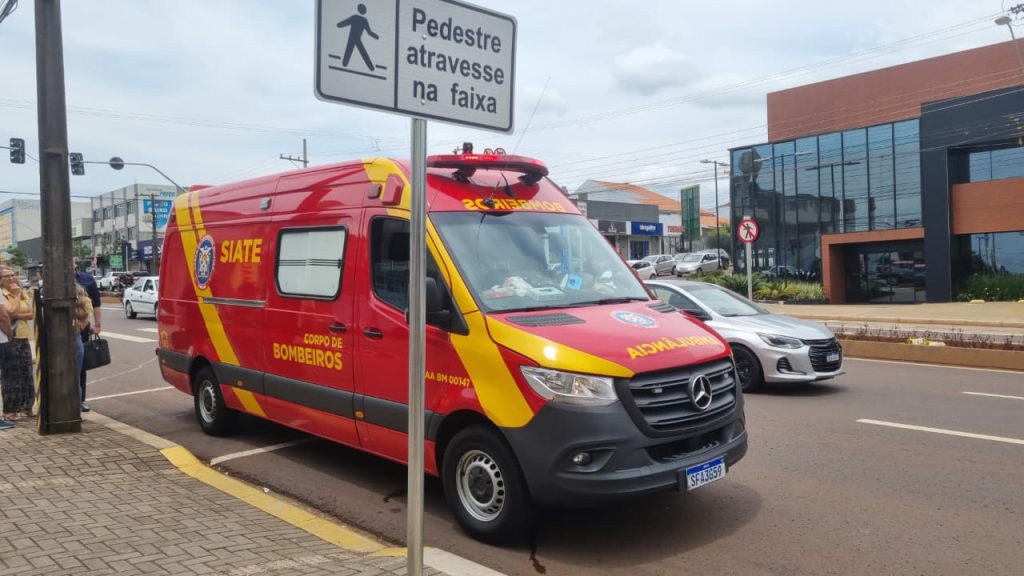 Adolescente venezuelana de 14 anos é atropelada na Avenida Carlos Gomes em Cascavel