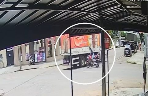 Veja: Motociclista escapa por um triz de bater contra caminhão no Parque São Paulo