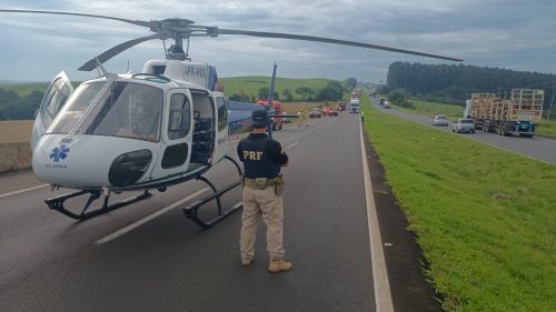 Idoso fica em estado grave após saída de pista e batida contra barranco na BR-376 em Ponta Grossa
