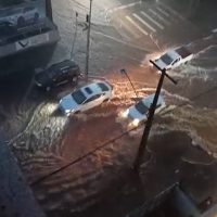 Imagem referente a Temporal alaga ruas de Cascavel na noite desta segunda-feira