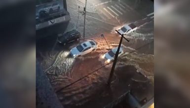 Imagem referente a Temporal alaga ruas de Cascavel na noite desta segunda-feira