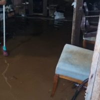 Imagem referente a Cascavel registra 47,8 mm de chuva e temporal causa alagamentos e falta de energia