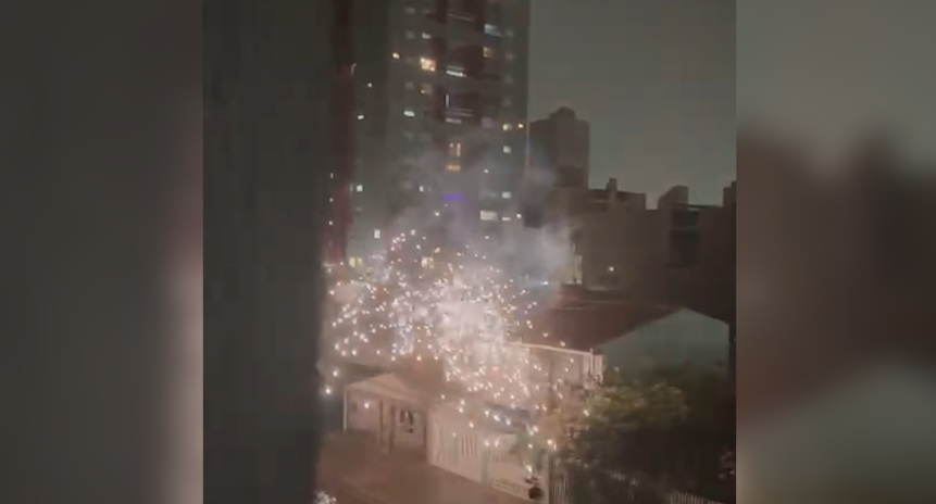 Imagens impressionam! Descarga elétrica provoca explosão e deixa ruas no escuro no Centro