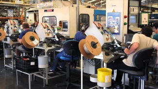 Produção industrial reverte queda e sobe 0,1% em outubro, mostra IBGE