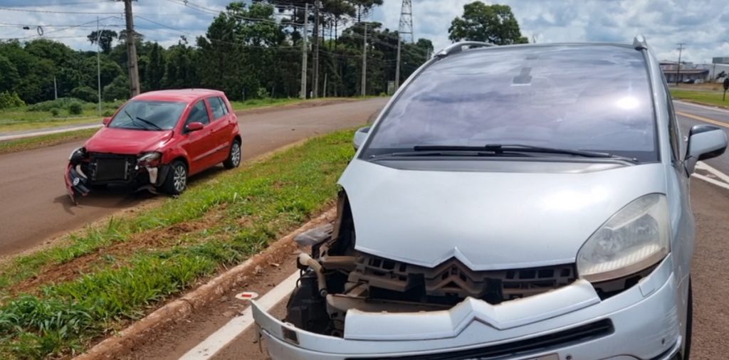 Colisão em trevo atrapalha trânsito na BR-277 em Santa Tereza do oeste