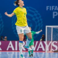 Imagem referente a Brasil goleia e avança para semi da Copa do Mundo de futsal