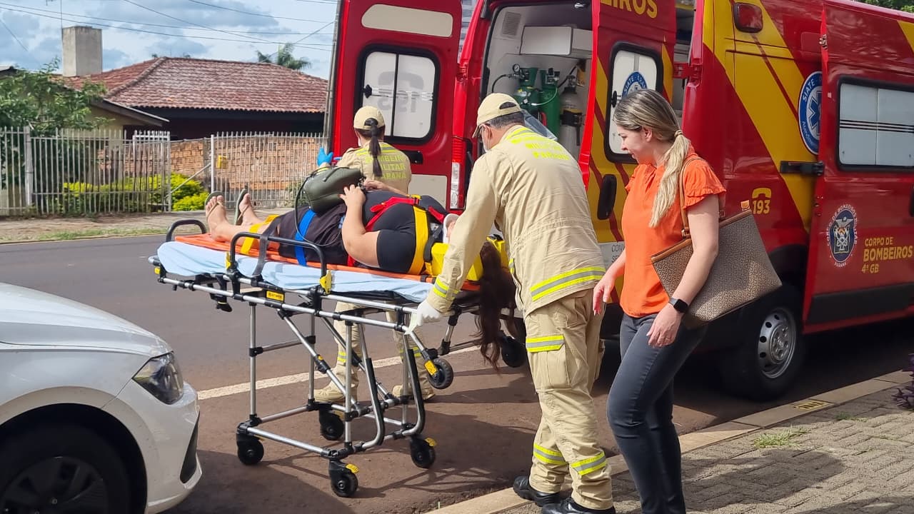 Mulher escorrega no banheiro e sofre edema craniano no centro de Cascavel Mulher escorrega no banheiro e sofre edema craniano no centro de Cascavel