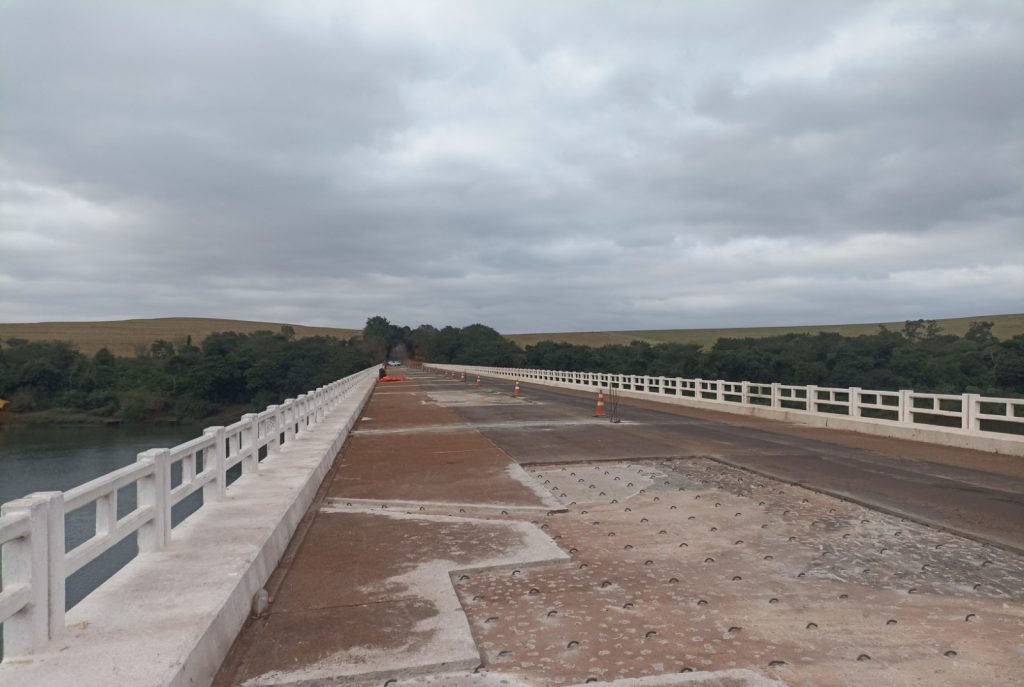 Balsa garantirá travessia na BR-272 durante obras na ponte sobre o Rio Piquiri