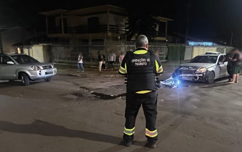 Mercedes e Tucson se envolvem em colisão no bairro Maria Luiza Imagem referente a Mercedes e Tucson se envolvem em colisão no bairro Maria Luiza