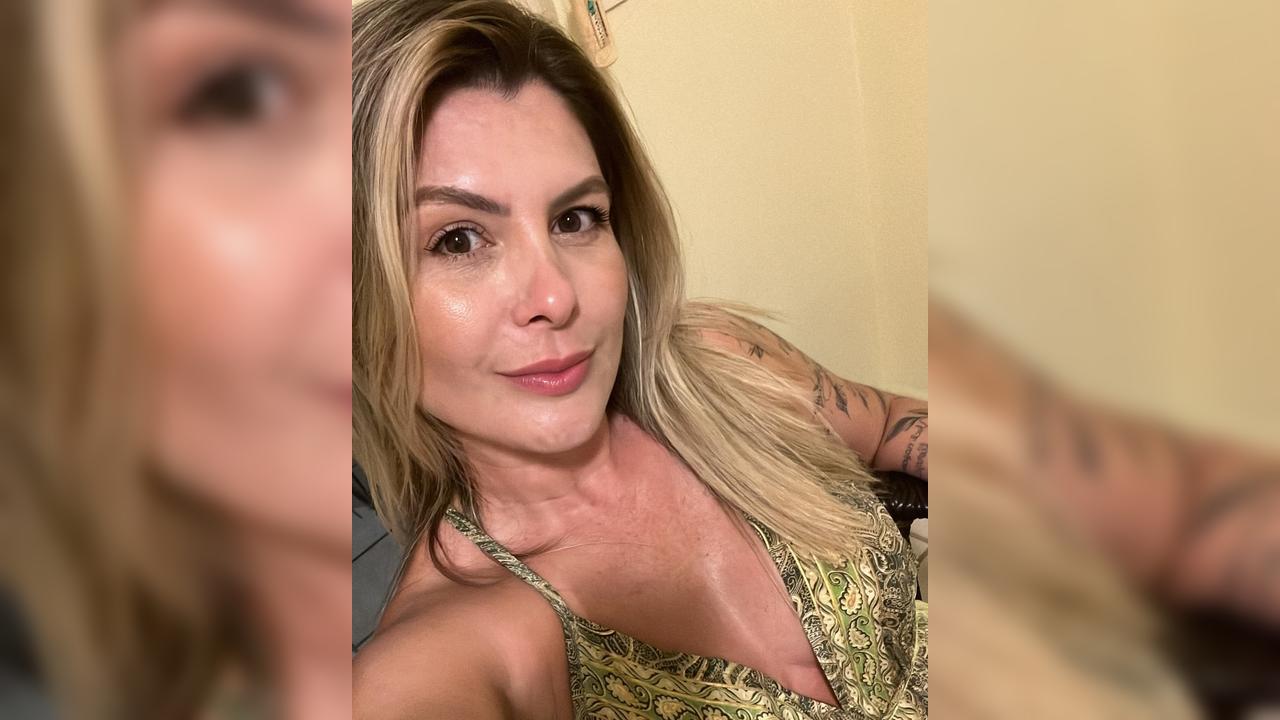 Corpo de Daiana Canova está sendo velado na Capela C da Acesc Corpo de Daiana Canova está sendo velado na Capela C da Acesc