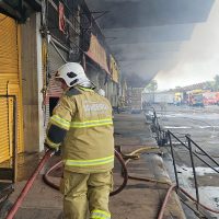Imagem referente a Rio: Ceasa informa que 28 lojas foram destruídas por incêndio