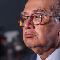 Imagem referente a Gilmar decide que só PGR pode pedir impeachment de ministro do STF