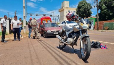 Imagem referente a Motociclista fica ferida após acidente com Corsa no Bairro Brasmadeira