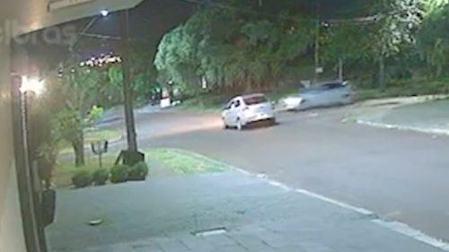 Câmera flagra acidente no Jardim Clarito, em Cascavel