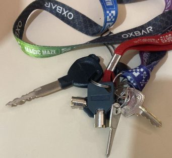 Morador encontra molho de chaves na rua Mobral, no Maria Luiza