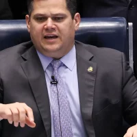 Imagem referente a Alcolumbre critica decisão de Gilmar Mendes sobre impeachment no STF