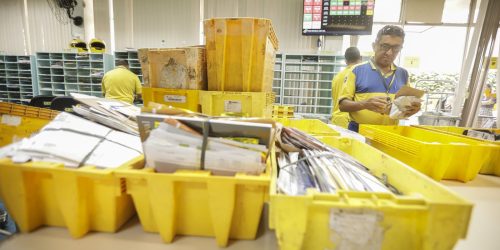 Tesouro reprova empréstimo de R$ 20 bilhões aos Correios Tesouro reprova empréstimo de R$ 20 bilhões aos Correios