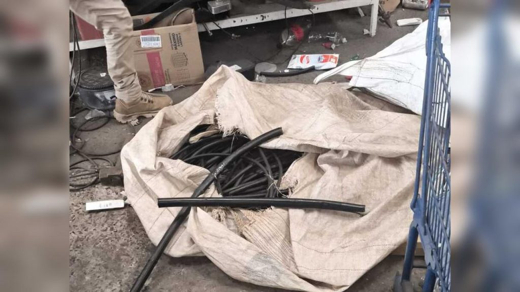 PCPR apreende 200 quilos de cabos de energia e prende homem por receptação em Ponta Grossa