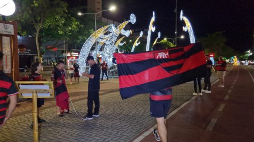 Flamengo conquista o Brasileirão pela 9ª vez; Em Cascavel, torcedores celebram o título