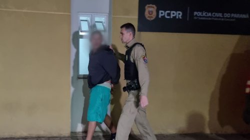 Homem invade a Base da PM com uma faca, xinga os Policiais e vai parar na delegacia