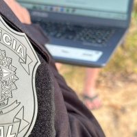 PF faz operação contra vazamento de fotos íntimas e abuso sexual Imagem referente a PF faz operação contra vazamento de fotos íntimas e abuso sexual