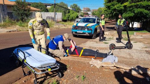 Mulher fica ferida após acidente de trânsito com patinete elétrico no bairro Santo Onofre