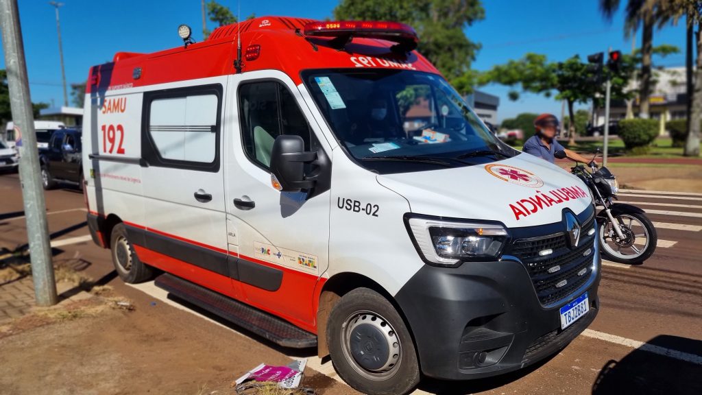Idoso sofre queda enquanto passeava com o cachorro e é socorrido na Avenida Tancredo Neves