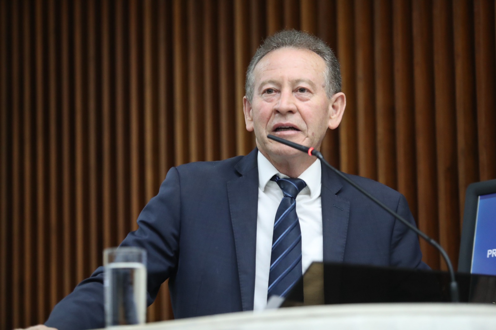 Professor Lemos se posiciona contra o fechamento de escolas do campo e defende o direito à educação rural Professor Lemos se posiciona contra o fechamento de escolas do campo e defende o direito à educação rural