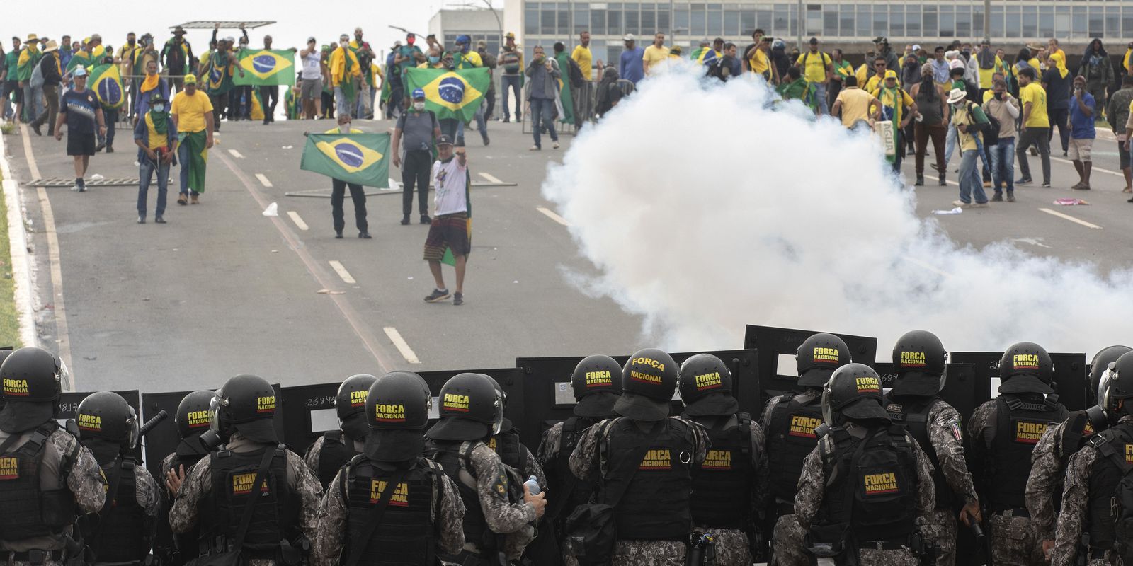STF forma maioria para condenar cinco PMs do DF a 16 anos pelo 8/1 STF forma maioria para condenar cinco PMs do DF a 16 anos pelo 8/1