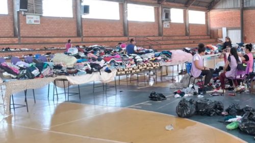 Bazar solidário da APAE de Cascavel acontece nesta sexta com preços populares