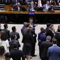 Congresso aprova LDO com superávit de R$ 34 bilhões em 2026 Imagem referente a Congresso aprova LDO com superávit de R$ 34 bilhões em 2026