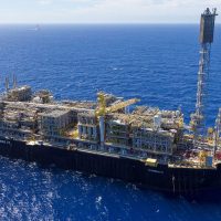 Imagem referente a Petrobras amplia participação em áreas do pré-sal após leilão