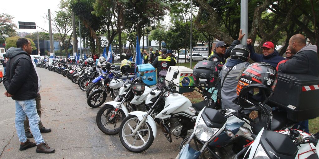 Governo cria grupo para debater direitos de entregadores por app