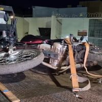 Imagem referente a PM localiza moto utilizada por assaltantes que roubaram loja no Santa Felicidade