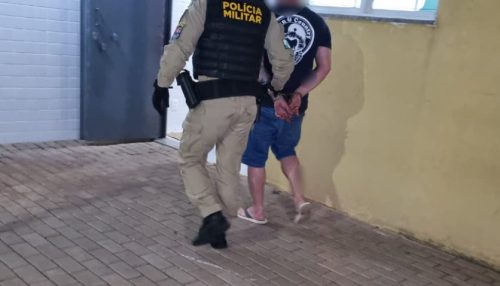 Homem é detido após ameaçar mãe idosa em Cascavel