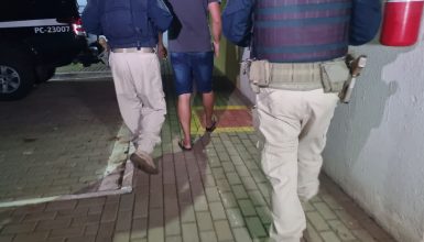 Imagem referente a PRF detém condutor e recupera Prisma furtado, na BR-277 em Céu Azul