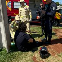 Imagem referente a Motociclista fica ferido após colisão na Avenida das Torres