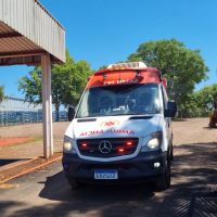 Imagem referente a Homem cai de quatro metros, acerta mesas e vai parar na UPA em Cascavel