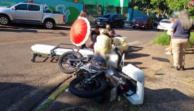 Imagem referente a Jovem fratura a perna em forte colisão entre moto e carro no Parque Verde