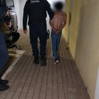 Imagem referente a Homem de 53 anos é preso após agredir esposa e filha em condomínio no Interlagos