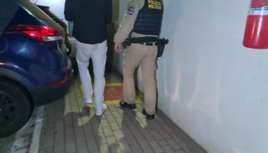 Imagem referente a PM usa taser para conter homem que descumpriu medida protetiva em Cascavel