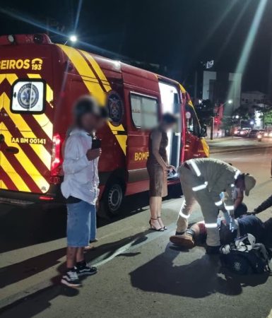Imagem referente a Motociclista sofre ferimentos graves após colisão com carro no Universitário