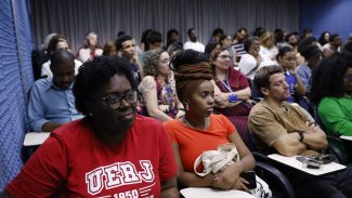 Cotas raciais da Uerj completam 22 anos e mudam trajetórias de vida Cotas raciais da Uerj completam 22 anos e mudam trajetórias de vida