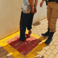 Imagem referente a Homem descumpre medida protetiva contra irmã, foge para o mato, é caçado e preso pelo Choque Canil